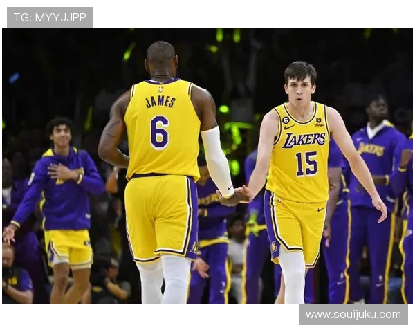 詹皇里夫斯默契配合空接暴扣惊艳全场